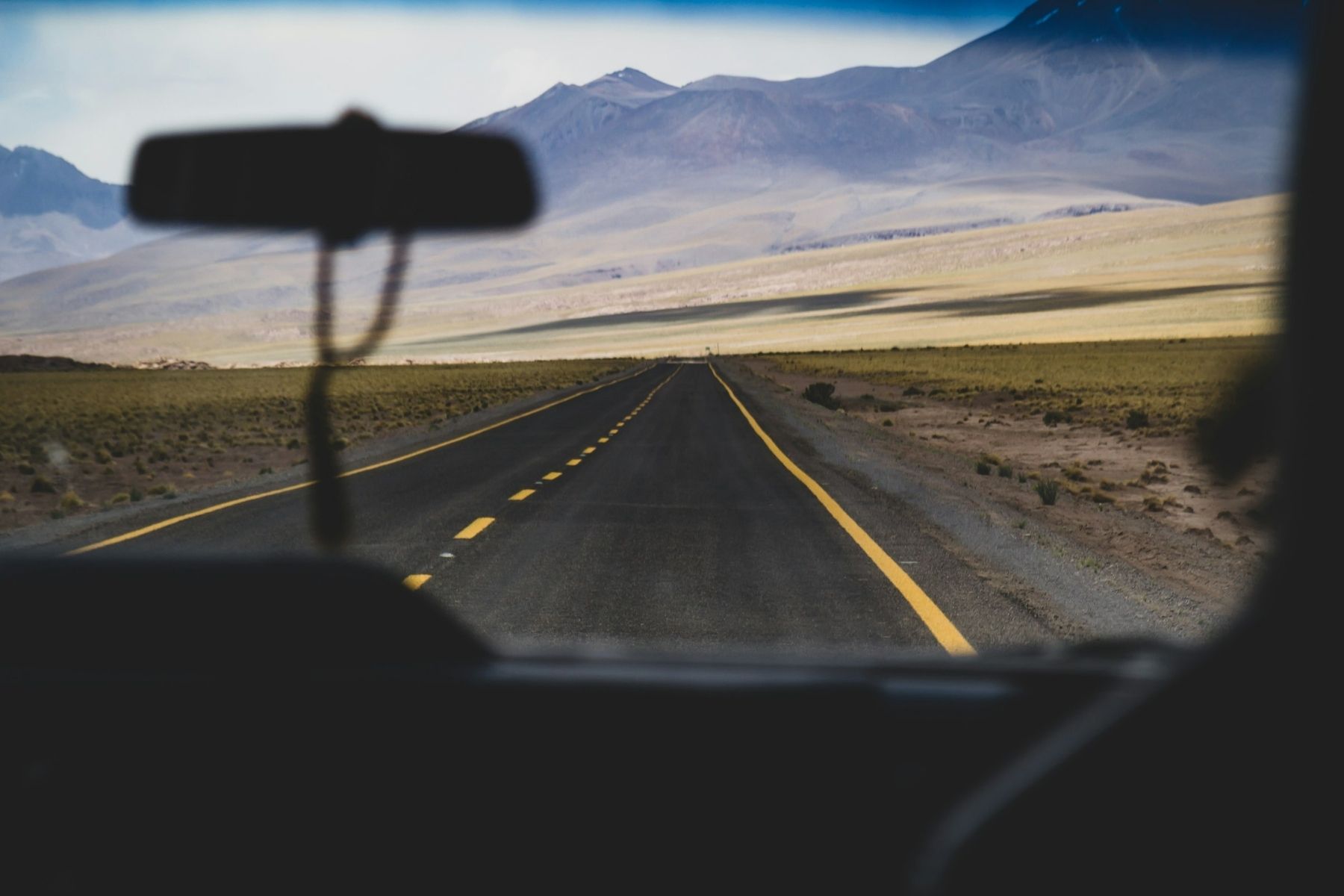 Ruta en el desierto camino a Calama